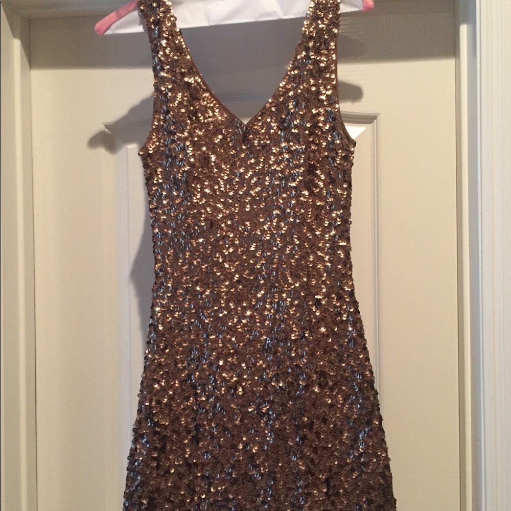 Amber Blue gold sequin cocktail dress size M